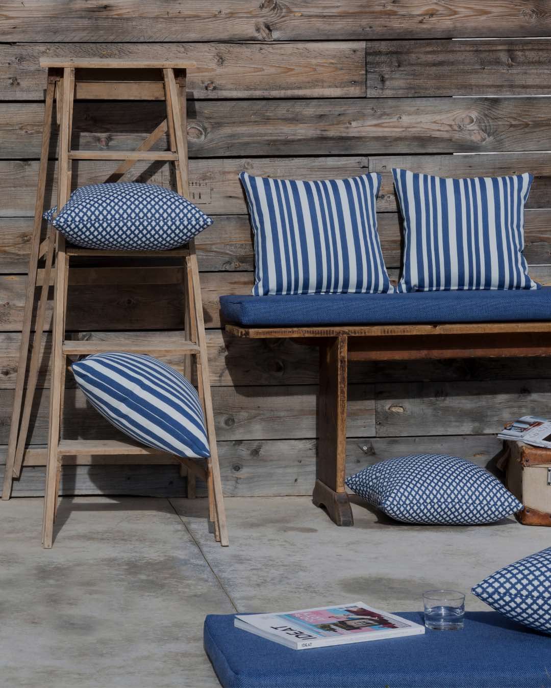 Outdoor upholstery textiles